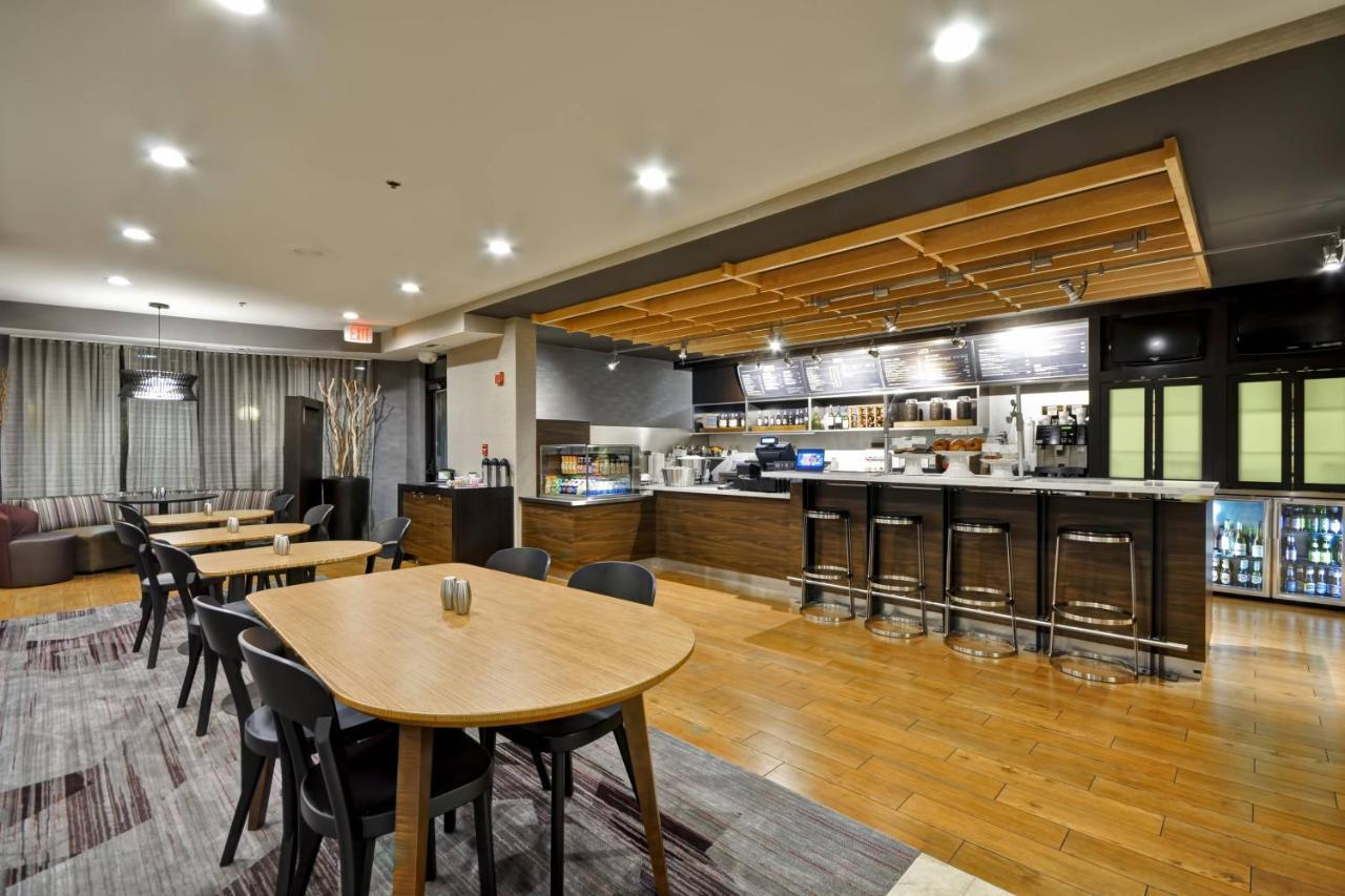 Courtyard By Marriott Jacksonville Airport/ Northeast Exterior foto